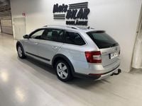 Begagnad Skoda Octavia Scout 184 HK (135 kW) 2015 Silver Kombi