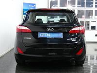 begagnad Hyundai i30 Kombi 1.6CRDi NYSERV KAMKEDJA VÄLSKÖTT 2013, Kombi