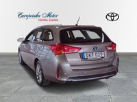 begagnad Toyota Auris Touring Sports Hybrid Executive V-hjul Mvärmare