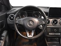 Begagnad Mercedes CLA220 Shooting Brake 184 HK (135 kW) 2017 Svart Kombi