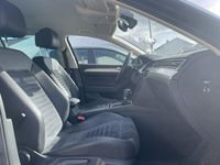 begagnad VW Passat Sportscombi 2.0 4Motion R line kam Dvärm