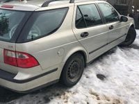 Begagnad Saab 9-5 185 HK (136 kW) 2005 Silvermetallicgren/yellow Kombi