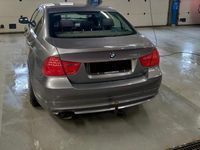Begagnad BMW 318 143 HK (105 kW) 2009 Sedan