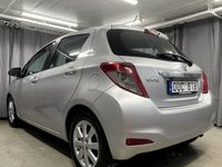 begagnad Toyota Yaris 5-dörrar 1.0 VVT-i KAMERA/NYSERVAD/360kr skatt