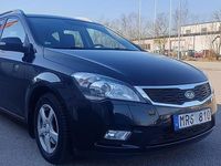Begagnad Kia Ceed 128 HK (94 kW) 2011 Svart Halvkombi