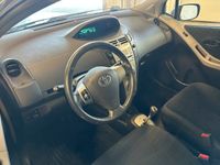 begagnad Toyota Yaris 5-dörrar 1.3 VVT-i MultiMode 1 ÄGARE Automat
