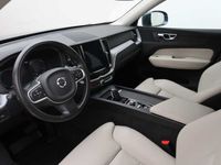 begagnad Volvo XC60 B4 AWD Diesel Momentum Advanced Edt//Nav//Kamera//Drag//