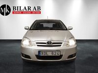 Begagnad Toyota Corolla 111 HK (81 kW) 2005 Silver Halvkombi