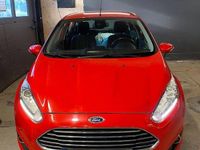 Begagnad Ford Fiesta Titanium 81 HK (59 kW) 2014 Röd Halvkombi