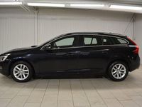 Begagnad Volvo V60 Momentum 181 HK (133 kW) 2015 Svart Kombi