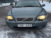 Begagnad Volvo V70 Business Edition 163 HK (119 kW) 2003 Grön Kombi