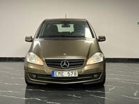 Begagnad Mercedes A180 Classic 109 HK (80 kW) 2009 Ljusbrun Halvkombi