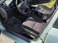 Begagnad Mitsubishi Carisma 122 HK (89 kW) 2003