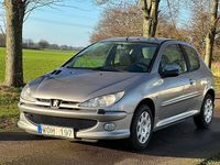 Begagnad Peugeot 206 75 HK (55 kW) 2005 Grå metallic Halvkombi