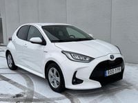 Begagnad Toyota Yaris Hybrid Active 116 HK (85 kW) 2020 Vit Halvkombi