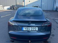 Begagnad Tesla Model 3 Long Range AWD 366 kW (498 HK) 2019 Grå Sedan