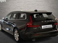 begagnad Volvo V60 B4 Diesel Momentum Advanced SE Dragkrok Navigation 2021, Kombi