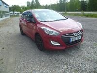 Begagnad Hyundai i30 Edition 111 HK (81 kW) 2014 Röd Kombi