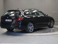 begagnad BMW 530 535 e xDrive Touring Parkeringsassistent Dragkrok 2023, Kombi