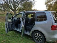 Begagnad VW Touran 140 HK (102 kW) 2014 Minibuss