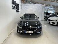 Begagnad Volvo V90 Momentum 392 HK (288 kW) 2019 Svart Kombi