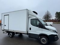 begagnad Iveco Daily 35s 16 automat Kylbil med bakgavelhiss