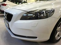 Begagnad Volvo V40 Kinetic 122 HK (89 kW) 2016 Vit Halvkombi