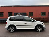 begagnad VW Touran Cross 2.0 TDI DSG Sekventiell 7-sits 140hk