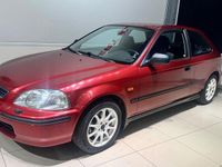 Begagnad Honda Civic 90 HK (66 kW) 1998 Mörkröd Halvkombi