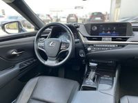 begagnad Lexus ES300H Comfort Carplay CVT Euro 6