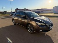 Begagnad Nissan Leaf Tekna 160 kW (218 HK) 2021 Brun Halvkombi