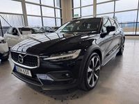 Begagnad Volvo V60 CC Momentum 190 HK (139 kW) 2019 Svart Kombi