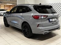 Begagnad Ford Kuga Business Edition 225 HK (165 kW) 2023 Grå/silver SUV