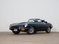 Begagnad Jaguar E-Type 201 HK (147 kW) 1970 Blå Cab
