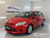 Begagnad Ford Focus Trend 95 HK (69 kW) 2012 Röd Halvkombi