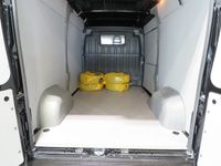 begagnad Peugeot Boxer Van 335 2.0 BlueHDi 131hk Leasebar