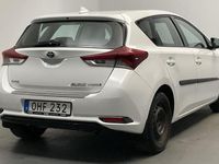 begagnad Toyota Auris 1.8 HSD 5dr 2017, Halvkombi