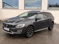 Begagnad Volvo V60 CC Summum 190 HK (139 kW) 2015 Grå Kombi