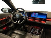 Begagnad BMW i5 Shadowline 442 kW (601 HK) 2025 Röd Kombi