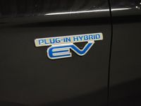 begagnad Mitsubishi Outlander P-HEV 2.0 Hybrid 4WD CVT SKINN BKAMERA