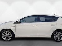 Begagnad Toyota Auris Hybrid Edition 136 HK (100 kW) 2014 Vit Halvkombi