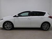 Begagnad Toyota Auris Multidrive S 116 HK (85 kW) 2016 Vit Halvkombi