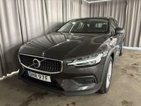 Begagnad Volvo V60 CC Core 197 HK (144 kW) 2023 Grå Kombi