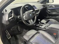 begagnad BMW 118 i 5-Dörrar M-Sport HiFi Manuell