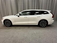 Begagnad Volvo V60 350 HK (257 kW) 2023 Vit metallic (crystal white pearl) Kombi