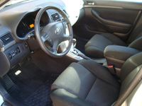 begagnad Toyota Avensis Liftback 2.0 D-4 VVT-i Euro 4