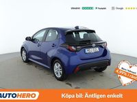 Begagnad Toyota Yaris Hybrid Comfort 117 HK (86 kW) 2022 Blå Sedan