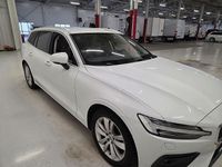 Begagnad Volvo V60 Momentum 150 HK (110 kW) 2019 Vit Kombi