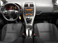 begagnad Toyota Auris 5-dörrar 1.4 D AUX Farthållare Nybes Låga mil