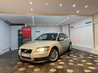 Begagnad Volvo C30 Momentum 220 HK (161 kW) 2006 Vit Halvkombi
